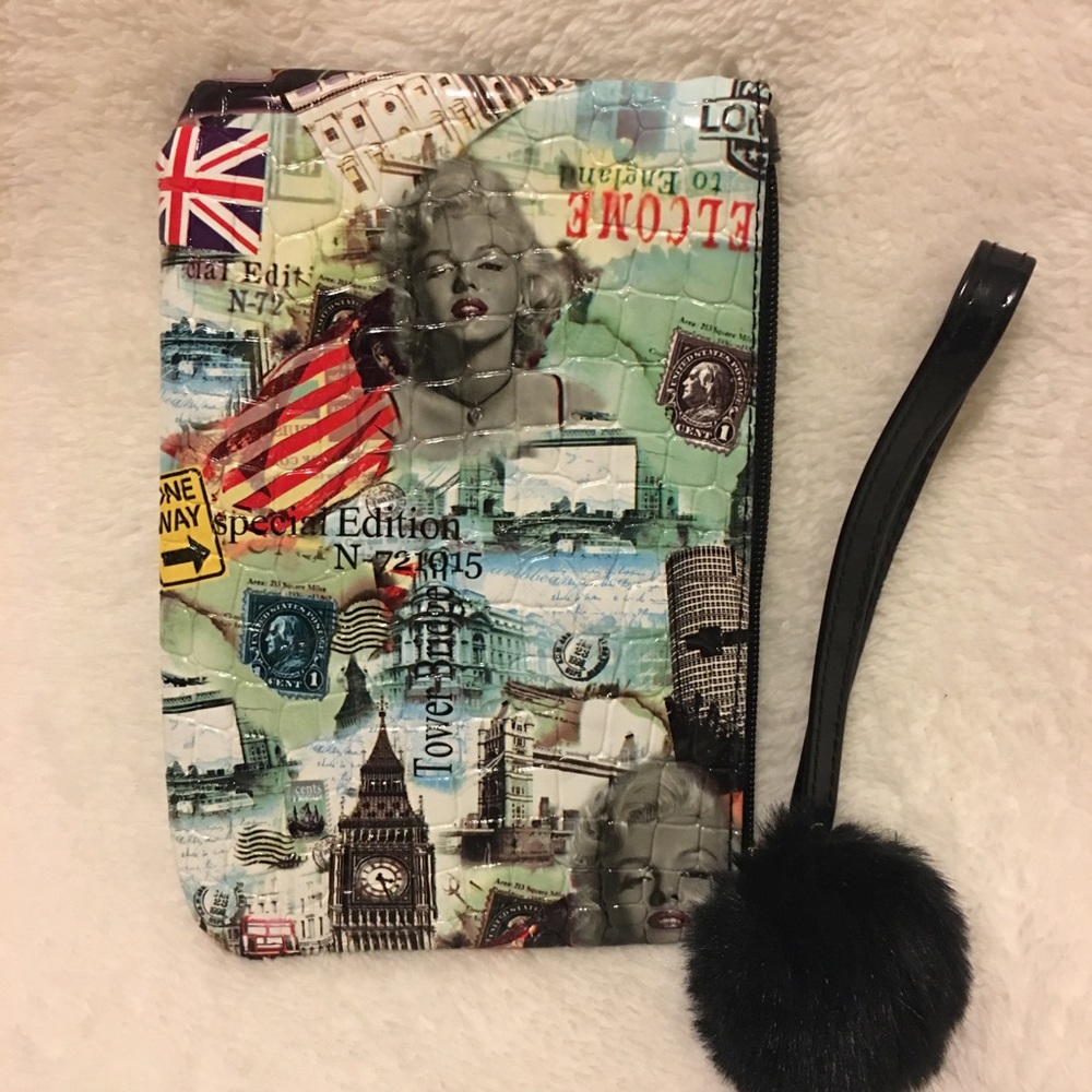 💄 Make-up Bag with Black Poof & Marilyn